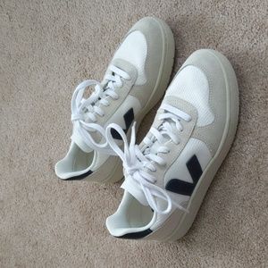 Veja V-10 Navy detail sneakers